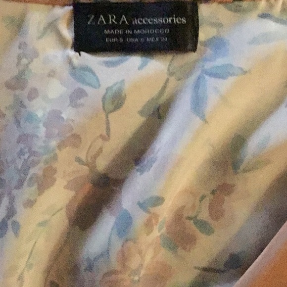 Zara floral bodysuit - Picture 2 of 6